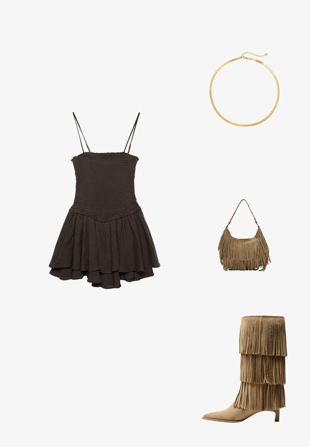Schwarzes ärmelloses Kleid mit enganliegendem Oberteil, geraffter Textur und einem ausgestellt, geschichteten Rock mit einem Rüschensaum.; Fransen-Stiefelette aus taupefarbenem Wildleder mit drei Lagen Fransen. Spitz zulaufende Zehenpartie und ein niedriger Blockabsatz. Durchgehend glatte Oberfläche.; Braune Wildleder-Handtasche mit langen Fransen, einer geschwungenen Form und einem einzelnen Schultergurt. Verfügt über eine glatte, strukturierte Oberfläche.; Goldmesh-Choker-Halskette mit flachem, flexiblem Design. Verfügt über eine Kettenverlängerung für anpassbare Länge. Glatte Textur, minimalistischer Look.