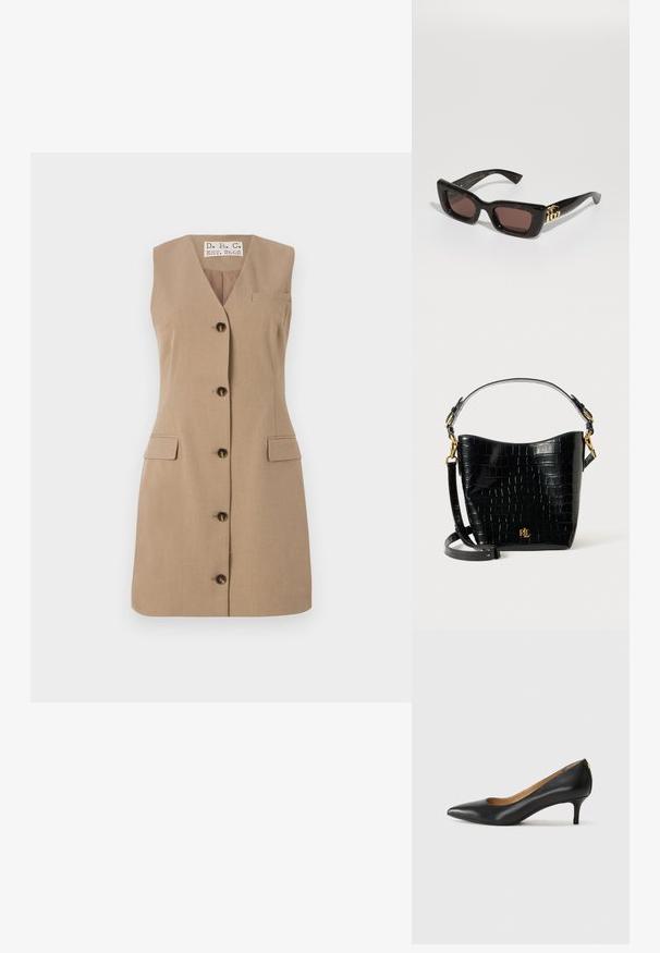 Bezramenné béžové šaty s výstřihem do V, pěti tmavými knoflíky vpředu, dvěma klopovými kapsami a malou náprsní kapsou. Hladký textilní povrch.; Černé kožené lodičky s špičatou špičkou, nízkým podpatkem a hladkým povrchem. Mají mírné otevření vpředu a minimální kovové prvky na zadní straně.; Černé želvovinové sluneční brýle s obdélníkovými skly, hnědým tónem, silným rámem a zlatým detailem dvojitého G loga na spánku.; Černá kožená taška s krokodýlím vzorem, zakřiveného tvaru, se zlatými kovovými akcenty, nastavitelným popruhem a logem na přední straně.