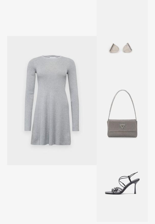 Halli pikad varrukad kleit kareda tekstuuriga, ümmargune kaelus ja voolav A-lööv kuju. Lihtne disain, ilma nähtavate mustrite või aktsentideta.; Mustad musta värvi kontsandaalid on varustatud peente rihmadega, millel on sõlmekujundus, siledad ruudukujulised varbad ja stiilne stilettokonts.; Helehall metallik handbags, millel on kett, kaunistatud väikeste ümmarguste metallist õmblustega ja kolmnurkse brändi logoga.; Hõbedased metallkõrvarõngad sujuva pisarakuju ja poleeritud viimistlusega. Diskreetne graveering lisab detaile. Minimalistlik disain.