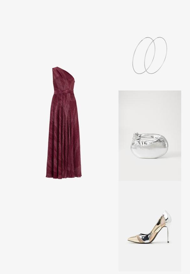 Bordó asymetrické šaty s jedním ramenem, vyrobené z texturované tkaniny, s přiléhavým pasem a splývavou sukní, která obsahuje sklady a elegantní drapérii.; Lodička s špičatou špičkou a kombinací stříbrné, zlaté a tělové barvy. Lesklý povrch s vykrojeným designem, s jehlovým podpatkem.; Stříbrná kovová taška s měkkým, zaobleným tvarem a uzávěrem s uzlem. Vyrobena z hladké umělé kůže.; Stříbrné kruhové náušnice s minimalistickým designem. Kruh, hladký povrch a tenký profil. Lehká konstrukce s lesklým povrchem.