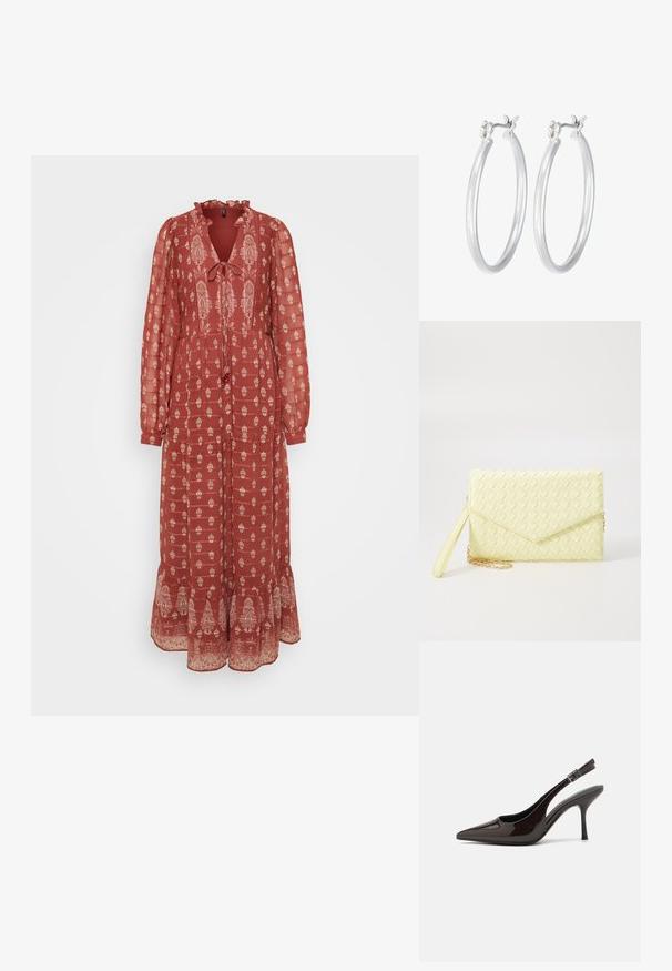 Czerwona sukienka z długim rękawem, z falbaniastym dekoltem, z wiązaniem i białym wzorem kwiatowym. Rozkloszowany dół z ozdobnymi detalami na końcu.; Sandały na obcasie typu slingback z błyszczącej ciemno-brązowej lakierowanej skóry, w szpic, z otwartymi bokami i regulowanym paskiem wokół kostki.; Żółty pleciony portfel kopertowy z klapką, odczepianym paskiem na nadgarstek i złotym akcentem łańcuszka. Gładka tekstura i prostokątny kształt.; Srebrne kolczyki w formie kółek o gładkim, polerowanym wykończeniu. O okrągłym kształcie i pewnym zapięciu na klik. Lekka konstrukcja odpowiednia do codziennego noszenia.