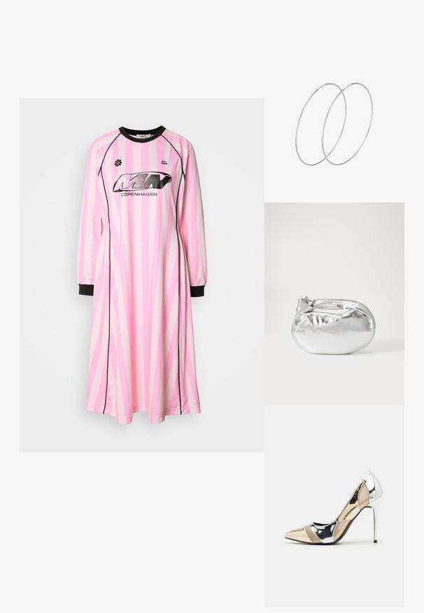 Sukienka z długim rękawem w jasnoróżowym kolorze z ciemnoróżowymi i białymi pionowymi paskami, z czarnym okrągłym dekoltem i czarnymi mankietami. Logo umieszczone z przodu.; Czółenka na wysokim obcasie z wąskim noskiem w kolorze srebrnym, złotym i nude. Lśniące wykończenie z wycięciami, z obcasem w stylu stiletto.; Srebrna metaliczna torba worek o miękkim, zaokrąglonym kształcie i zawiązywanym z góry zapięciem. Wykonana z gładkiego materiału imitującego skórę.; Srebrne kolczyki w formie obręczy o minimalistycznym designie. Okrągły kształt, gładka faktura i cienki profil. Lekkie, z polerowanym wykończeniem.