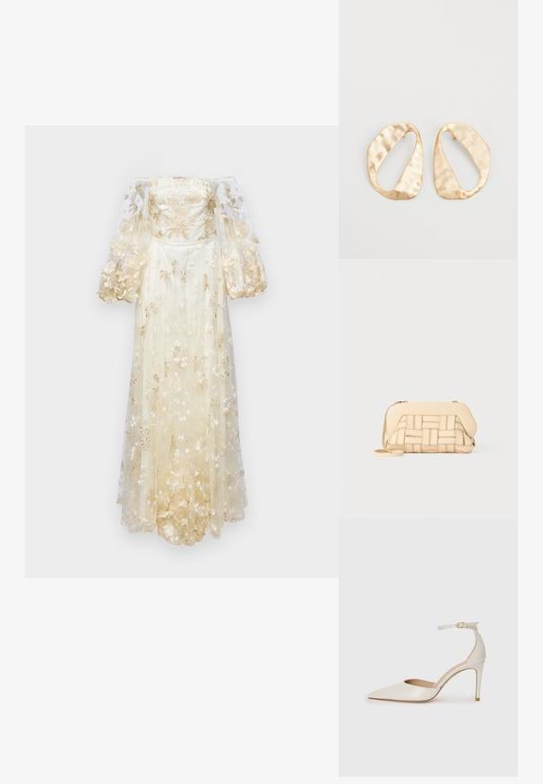 Ida Sjöstedt CASSANDRA mleczny; Białe skórzane szpilki z ostrym noskiem, paskiem wokół kostki i cienką szpilkową obcasem. Gładka faktura z subtelnym połyskiem.; Tkaniana beżowa torebka o ustrukturyzowanym designie, z gładką górą i długim paskiem. Teksturowane detale podkreślają ogólny wygląd.; Para nieregularnych, owalnych kolczyków ze złotego metalu o teksturowanej, lekko młotkowanej powierzchni na białym tle.