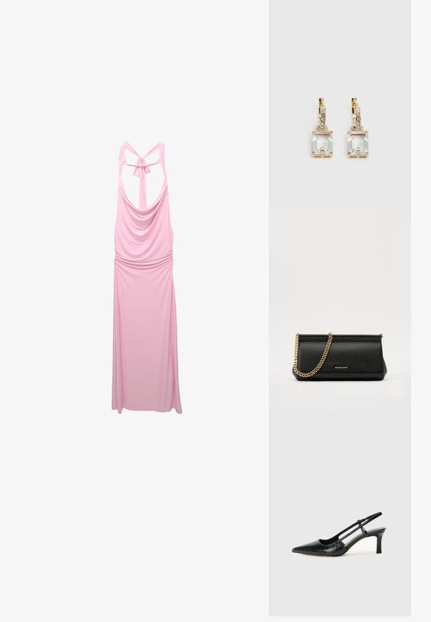 Ružičasta haljina bez rukava od mekanog materijala, s dekolteom u kroju cowl, okupljenim strukom i detaljem na leđima u obliku križa s vezanjem.; Crne lakirane slingback pete s oštrim vrhom, s teksturiranim uzorkom zmijske kože, podesivom remenom i kratkom, teksturiranom blok-petom.; Crna kožna torbica sa zlatnim lančićem, koja se odlikuje glatkom teksturom, pravokutnim oblikom i utisnutim brendom na prednjoj strani.; Zlatne naušnice s pravokutnim, prozirnim kristalom koji visi ispod niza malih, okruglih prozirnih akcenata. Elegantni, moderni dizajn.