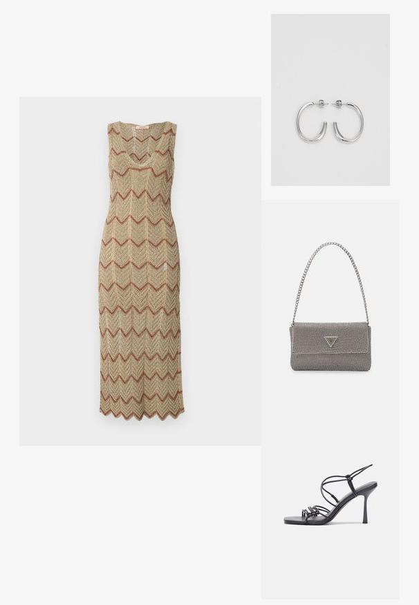 Térdadi hosszúságú, ujjatlan ruha szövetből, bézs és vörös színű zigzag mintázattal. Mély V-kivágással és fodros aljjal rendelkezik.; Fekete magas sarkú szandálok vékony pántokkal, csomózott mintával, sima négyzetes orral és karcsú stiletto sarkal rendelkeznek.; Világosszürke fémes kézitáska lánc pánttal, kis kör alakú fém kifinomult díszítéssel és háromszög alakú márkagéppel.; Ezüst karika fülbevalók sima, fényes felülettel. Lekerekített forma, könnyű kialakítással, tűs zárómechanizmussal.