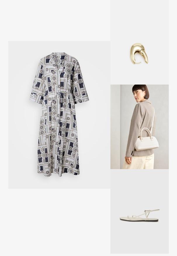 Lang, belted kjole laget av lett stoff, med et geometrisk blomstermønster i marineblått, hvitt og gyldne detaljer. Trekvart ermer.; Beige flate sandal med flere slanke stropper og en justerbar spenne. Sålen er flat med en svak mørk kontrast langs kanten.; Hvit strukturert håndveske med korte håndtak og skulderreim, med detaljer i gullfinish og teksturert materiale, vist mot en grå bakgrunn.; Gullfarget metalløredobber med et elegant, buet design. Har en karakteristisk spiss form, polert overflate og hengsel-lukking.