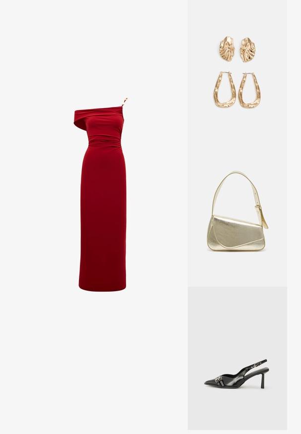 Rochie roșie, fără umeri, cu un corset ajustat, detalii pliate și un accent metalic aurit pe curea. Confecționată dintr-un material moale și elastic.; Pantofii slingback din piele lăcuită neagră, cu vârf ascuțit, bretele pentru gleznă cu catarame și accesorii din argint, și un toc subțire.; Geantă de umăr metalică aurie cu un design structurat, textură netedă și curea reglabilă. Prezintă o formă triangulară unică și cusături minimaliste.; Cercei aurii cu forme texturate și ondulate. Include studs sculpturale cu clip și un design de cerc deschis cu un finisaj cioplit.