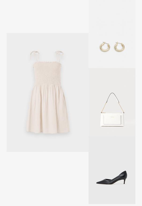 Béžové bezrukávové šaty so smockovaným korpusom, nastaviteľnými viazacími ramienkami a rozšírenou sukňou. Vyrobené z ľahkej, texturovanej látky.; Čierny kožený lodička s špičatou špičkou a nízkym opätkom. Má hladkú textúru a jemný lesk. Vpredu je otvorený výrez pre zvýraznenie detailu.; Biele kožené kabelka s textúrovaným povrchom, ktorá má zlatý retiazkový popruh a čierne akcenty. Obsahuje prednú kapsu a zipsové zapínanie.; Lauren Ralph Lauren BASIC SMALL HOOP - Náušnice - gold-coloured