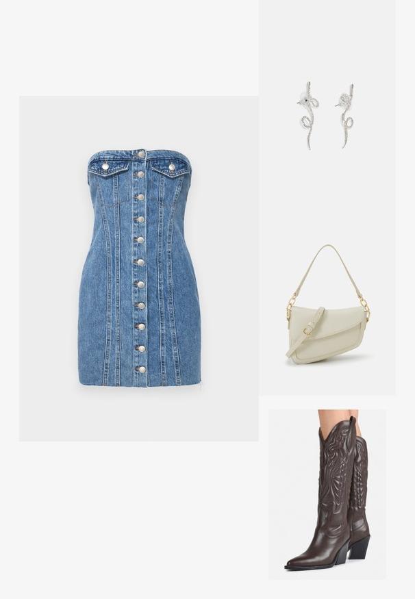 Ujjatlan, világoskék farmer mini ruha ezüst gombokkal az elején, két mellzsebbel és függőleges varrási részletekkel.; Barna bőr cowboy csizmák hegyes orral és blokk sarkal, részletes varrással és kiemelkedő díszítésekkel a szárán.; Kis krémszínű táska texturált felülettel, hosszú, állítható pánttal, láncos díszítéssel és fedéllel záródik. Aranyszínű fém részletek.; Ezüst csavart fülbevaló dizájn, finom ívekkel, apró, tiszta strasszokkal díszítve a felületen. Rögzített hátsó rész a biztos viselet érdekében.