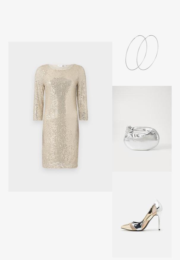 Sukienka z cekinami w jasnym złocie, z długimi rękawami, okrągłym dekoltem i dopasowanym krojem. Posiada błyszczącą teksturę i pionowy wzór.; Czółenka na wysokim obcasie z wąskim noskiem w kolorze srebrnym, złotym i nude. Lśniące wykończenie z wycięciami, z obcasem w stylu stiletto.; Srebrna metaliczna torba worek o miękkim, zaokrąglonym kształcie i zawiązywanym z góry zapięciem. Wykonana z gładkiego materiału imitującego skórę.; Srebrne kolczyki w formie obręczy o minimalistycznym designie. Okrągły kształt, gładka faktura i cienki profil. Lekkie, z polerowanym wykończeniem.