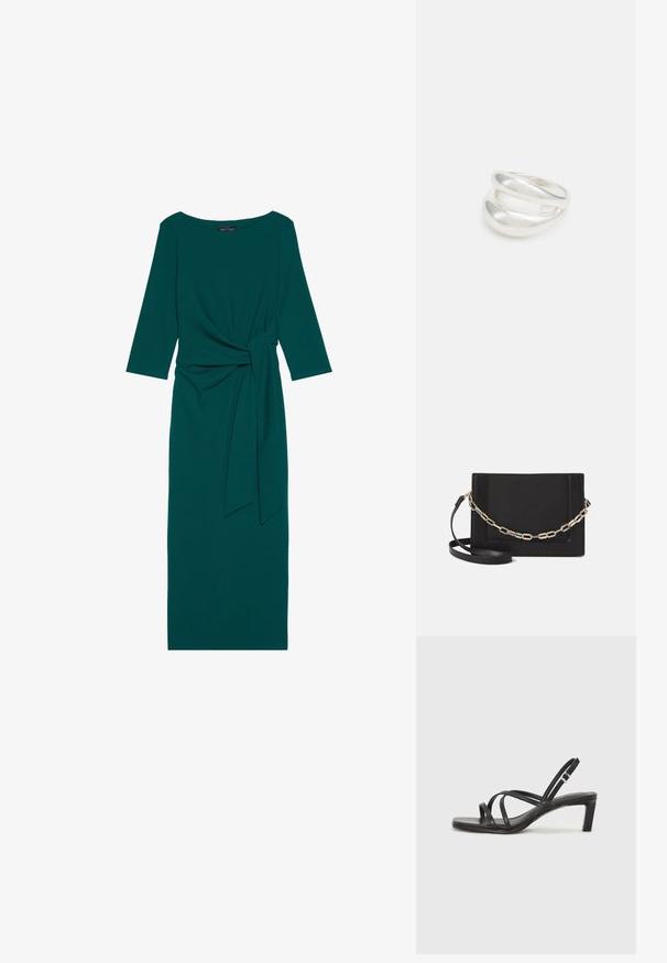 Tyrkysové šaty s dlhým rukávom, s výstrihom do tvaru lode, so zúženým pásom a detailom viazania páska. Vyrobené z hladkej, elastickej látky.; Čierne sandále na vysokom podpätku so štvorcovou špičkou a nízkym blokovým podpätkom. Obsahujú viacero tenkých popruhov a nastaviteľný členkový popruh. Vyrobené z hladkej kože.; Čierna kožená crossbody taška s hladkou textúrou, obdĺžnikovým tvarom a kovovým reťazovým detailom na prednej strane. Súčasťou je nastaviteľný popruh.; Strieborný prsteň s dvojitým pásikom s hladkým, lesklým povrchom. Má plynulý, zakrivený dizajn s prekryvajúcimi sa časťami pre moderný vzhľad.