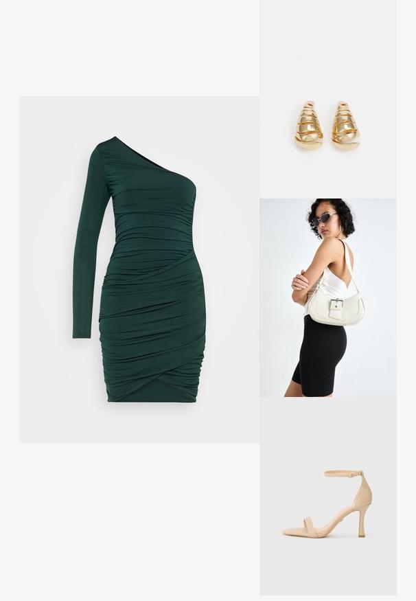 Vienpusēja, tumši zaļa kleita no mīksta, drapēta auduma, ar garu piedurkni un pieguļošu siluetu, kurā ir savītas detaļas gurnu zonā.; Bežīgas augstpapēžu sandales ar plānu potītes siksniņu, atvērtu purngalu un divām diagonālām siksniņām pāri kājai. Gluda ādas tekstūra, sašaurināts profils.; Balta ādas rokassoma ar izliekta formu, regulējamu siksniņu un mazu sprādzi. Modelis valkā pieguļošu melnu apģērbu.; Zeltaini auskari, kas ir formas kā iegareni konusi ar spirāļu detaļām. Gluda virsma ar atstarojošu apdari, ar izliektiem akcentiem.