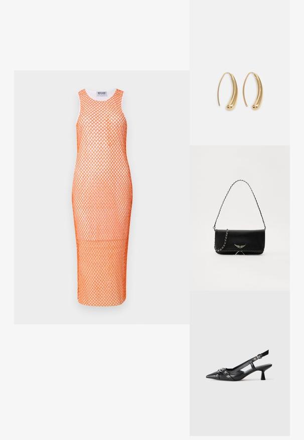 Oranžové sieťované šaty s priliehavým strihom, bez rukávov a s diamantom vzorom po celej ploche. Etiketa je viditeľná na výstrihu.; Čierne kožené slingback topánky s špicatou špičkou, ozdobnými popruhmi s kovovými očkami a nízkym blokovým podpätkom. Textúrovaný povrch.; Čierna kožená kabelka so strieborným reťazovým popruhom, so zdobnými krídelnými akcentmi a bielym prešívaním pozdĺž dolného švu.; Náušnice vo forme zlatých kovových kruhov s zakriveným, predĺženým tvarom. Majú hladký, lesklý povrch a zaoblený koniec pre pridanie detailu.