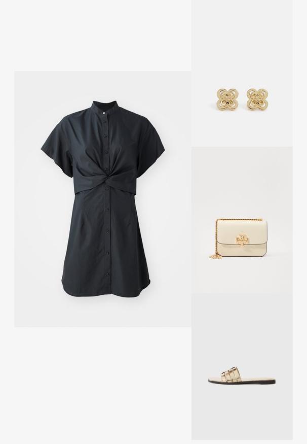 Schwarzes Kurzarmkleid mit Kragen, featuring ein vorderes Twist-Detail und Knopfverschluss, aus einem glatten, leichten Stoff hergestellt.; Goldene Schliffsandale mit drei horizontalen Riemen. Flache Sohle und glatte Materialtextur, mit einem offenen Ze design.; Cremfarbene Leder-Umhängetasche mit einem goldenen Kettenriemen, ausgestattet mit einem goldenen Logo-Detail auf der Vorderseite und klaren, eleganten Linien.; Tory Burch KIRA CLOVER STACKED STUD EARRING - Ohrringe - gold-coloured