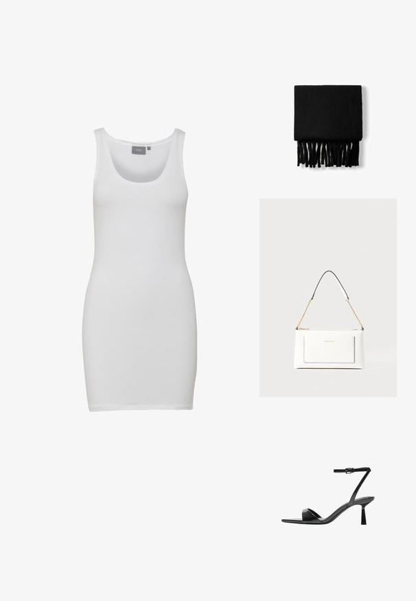 Vit klänning utan ärmar med rundad halsringning, tillverkad av slät, elastisk textil. Ärmlös design med en tight silhuett som når mitt på låret.; Bershka Sandaletter - black; Bershka PLAIN-COLOURED - Halsduk - black; Vit läderhandväska med texturerad yta, med guldkedjeslinga och svarta accenter. Inkluderar en framsida ficka och dragkedjestängning.