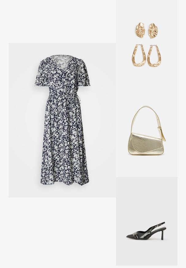 Ziedu maksivakars tumši zilā un baltā krāsā, ar īsiem viļņotiem piedurknēm, V veida kakla izgriezumu un regulējamu vidukļa siksnu, lai iegūtu pieguļošu siluetu.; Melnā patentēta ādas sandale ar norādītu purngalu, potītes siksniņām ar sudraba sprādzēm un aparatūru, kā arī smalku papēdi.; Zelta metāla somiņa ar strukturētu dizainu, gludu tekstūru un regulējamu siksniņu. Iezīmējas ar unikālu trīsstūrveida formu un minimālistisku šuvumu.; Zelta krāsas auskari ar teksturētām, viļņotām formām. Iekļauts skulpturāls piespraužams modelis un atvērta gredzenveida konstrukcija ar izsistām virsmām.