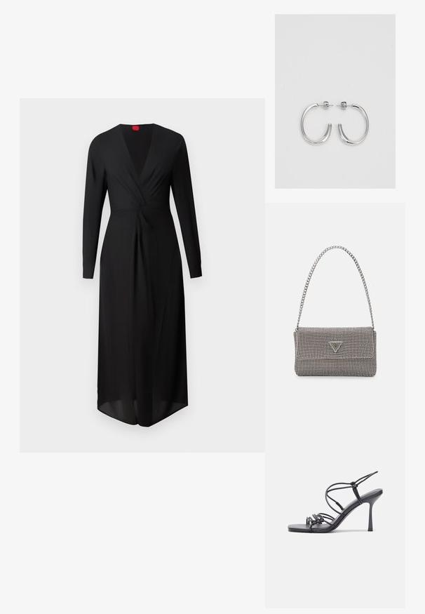 Melna garām piedurknēm tērps ar dziļu V-veida kaklu, savītu priekšējo detaļu un plūstošu siluetu. Izgatavots no viegla auduma, ar sarkanu birku pie kakla.; Melnas augstpapēžu sandales ar plāniem siksniņām un mezgla dizainu, gluda kvadrātveida purngalu un elegantu stiletto papēdi.; Gaiši pelēka metāla rokassoma ar ķēdes siksnu, rotāta ar mazām apaļām metāla kniedēm un trīsstūra zīmola logo.; Sudraba riņķveida auskari ar gludu, spīdīgu apdari. Apaļas formas, viegla dizaina, ar aizdari uz stieples.