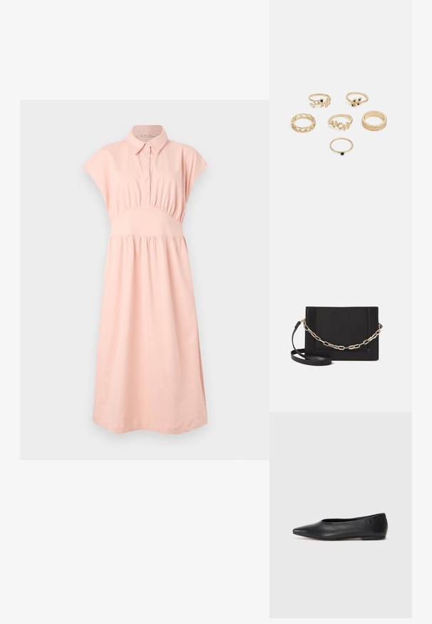 Vestido rosa pálido feito de tecido suave, com gola abotoada, mangas curtas, cintura franzida e uma saia fluida.; Bailarina de couro preto, bico fino, design minimalista, textura suave, salto baixo, sem hardware ou embelezamentos visíveis.; Bolsa crossbody de couro preto com uma textura suave, forma retangular e um detalhe em corrente metálica na frente. Inclui uma alça ajustável.; Conjunto de seis anéis dourados com vários designs: trançados, com motivos de folhas e bandas sólidas; alguns com detalhes em pedras preciosas verdes.