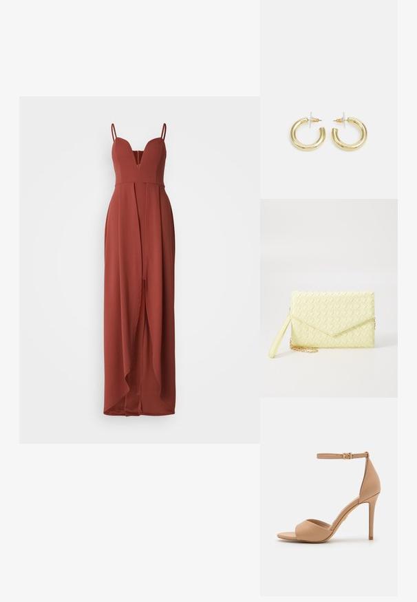 Rochie lungă, fără mâneci, de culoare ruginie, cu decolteu adânc în V, corp strâns și fusta fluidă cu o deschidere frontală. Țesătură netedă.; ALDO CRERIDE PILLOW WALK - Sandale - beige; Poșetă de mână țesută, de culoare galbenă, cu un design cu clapetă, curea detașabilă pentru încheietura mâinii și un accent din lanț auriu. Textură netedă și formă rectangulară.; Cercei cercuri din aur cu un finisaj neted și strălucitor. Design circular cu un mic suport și un spate transparent pentru o purtare sigură.