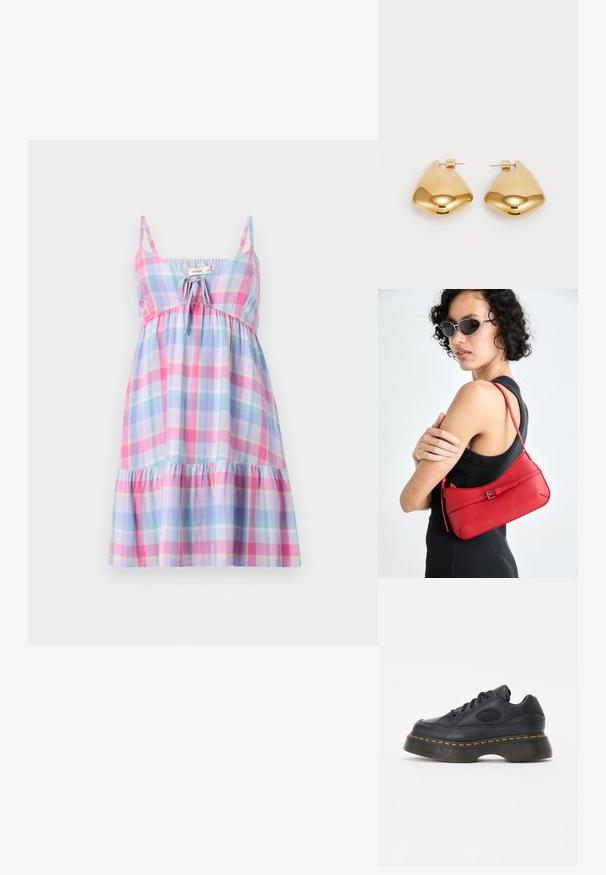 Lahek bombažni plašč z večbarvnim karo vzorcem v roza, modri in sivki barvi. Ima nastavljive naramnice in nabran pas.; Črne usnjene superge z teksturiranim zaključkom, okroglo konico in debelim podplatnim sole. Imajo rumene akcentne šive in blagovno znamko ob strani.; Rdeča usnjena torbica za ramo z gladko teksturo, ukrivljeno zasnovo in dekorativno zaponko. Prilagodljiv trak in zadrga.; Zlato obarvani kovinski uhani z gladko, zaobljeno trikotno obliko in zasnovo s pritrditvijo na zadnji strani; odbojna površina z minimalnim detajliranjem.