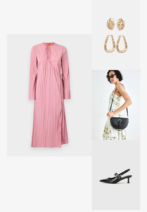Růžové šaty s dlouhým rukávem, texturovaným plisovaným designem, výstřihem do "V" a nastavovacími tkanicemi v pase pro oblíbený střih.; Černé lakované boty na podpatku typu slingback s špičatou špičkou a malým blokovým podpatkem, které mají na pásku stříbrný přezkový akcent.; Černá kožená kabelka s křivkovým tvarem, odnímatelným popruhem a zlatými detaily. Kabelka má klopu s přezkou.; Náušnice ve zlatém tónu s texturovanými, vlnitými tvary. Obsahují sochařské klipy a design otevřeného kruhu s kladivkovým povrchem.