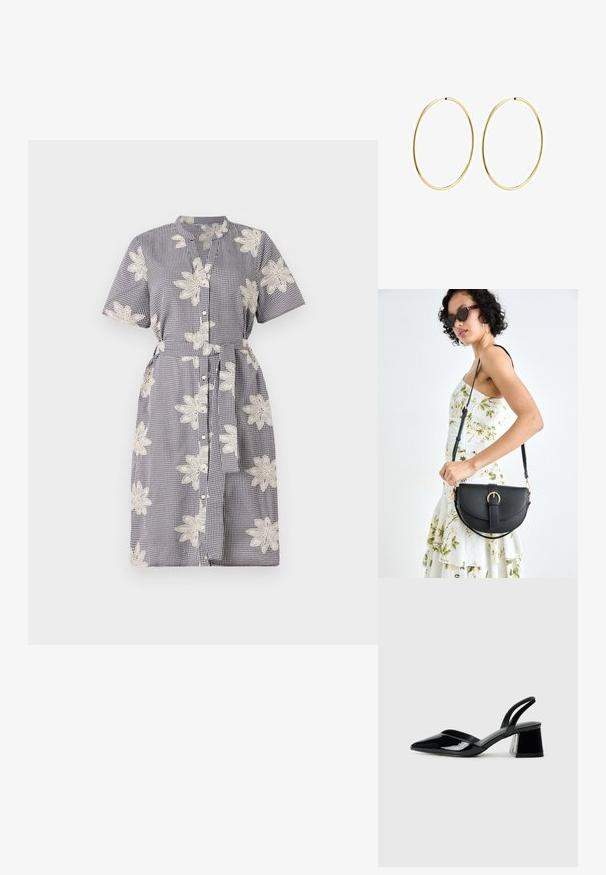 Kortärmad klänning i marinblå och vit rutigt mönster, med broderade vita blommor, knäppning fram och knytmidja.; Svarta lackläder slingback klackar med spetsig tå och geometrisk klack. Har en elegant, minimalistisk design och slät yta.; Svart läderhandväska med en böjd form, avtagbar rem och guldiga detaljer. Väskan har ett lock med en spänndetalj.; Guldörhängen med en slät, rund design. Tunna och lätta, med en kontinuerlig båge utan några utsmyckningar.