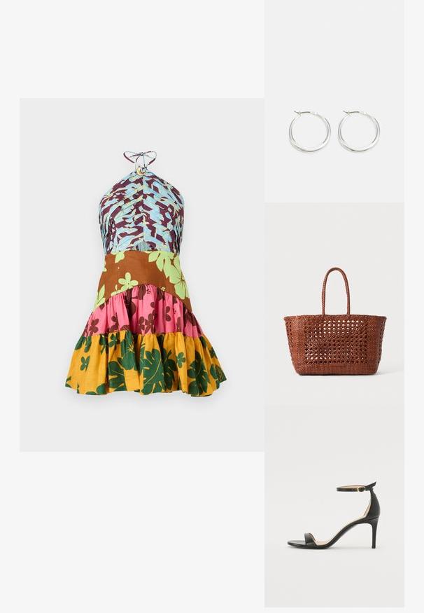 Rochie multicolor cu design cu guler halter, având motive florale albastre, maro, roz, verzi și galbene, și un tiv fâlfâitor.; Sandale cu toc înalt din piele neagră, cu barete pentru glezne. Prezintă o textură netedă, vârf deschis și un toc subțire. Detalii cu cataramă de culoare aurie.; Geantă de tote din material țesut, de culoare maro, cu un model deschis, în formă rectangulară și două mânere împletite. Prezintă o bază solidă pentru suport.; Cercei rotunzi din argint prezintă un design neted și rotunjit, cu un profil subțire și un sistem de prindere sigur. Stil minimalist cu un finisaj lucios.