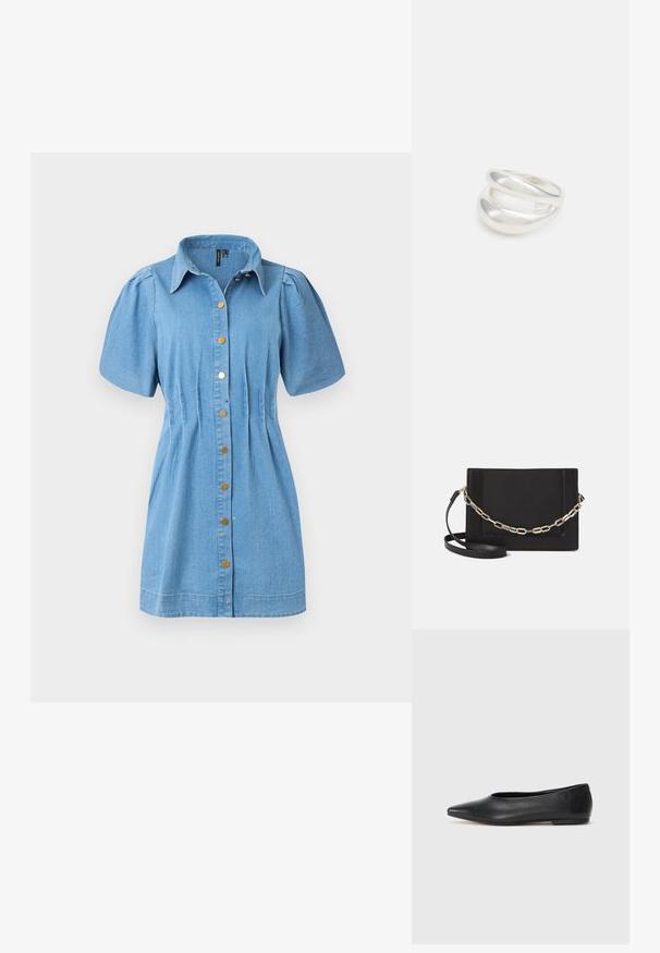 Vaaleansininen farkkupaitamekko, jossa on lyhyet puffihihat, napit edessä kultaisilla nyöreillä ja vyötärön muotoilua.; Musta nahkainen ballerinatyyppinen kenkä, terävä kärki, minimalinen muotoilu, sileä pinta, matala korko, ei näkyvää metalliosaa tai koristeita.; Musta nahkainen olkalaukku, jossa on sileä pinta, suorakulmainen muoto ja metalliketju yksityiskohtana edessä. Mukana säädettävä hihna.; Hopeinen kaksinkertainen rengas, jossa on sileä, kiillotettu pinta. Siinä on sulava, kaareva muotoilu, jossa on päällekkäisiä osia modernin ilmeen saavuttamiseksi.