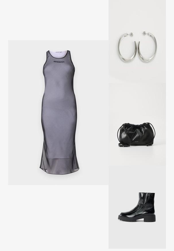 Grå ärmlös klänning med en figursydd design, tillverkad av ett mjukt tyg. Har en genomskinlig fåll och svarta detaljer runt halsringningen och logotypen.; Svarta anklar stövlar med en glänsande lackläderfinish, kraftig svart gummisula och upphöjd klack; inkluderar subtil logotypdetalj på sidan.; Svart läderhandväska med samlad design, dubbel dragsko-stängning och avtagbar axelrem. Har metalliskt logotypdetalj.; Silverfärgade hoopsörhängen med en slät, böjd design. Har en glänsande metallisk yta och ett stiftlås. Inga synliga mönster eller detaljer.