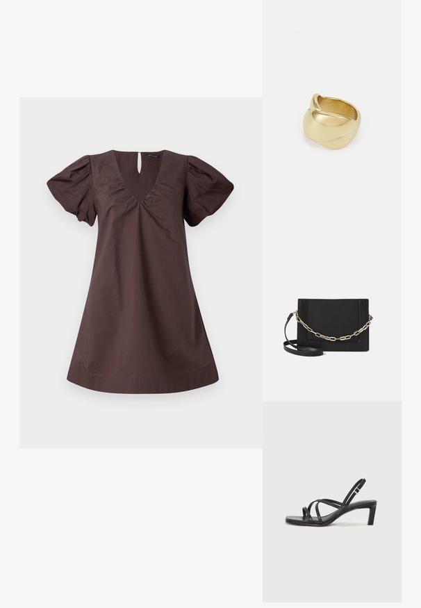 Vestido de algodón marrón con escote en V, mangas abullonadas y un detalle de ojal en la parte posterior. Textura suave, forma de corte A, hasta la rodilla.; Sandalia negra de tiras con punta cuadrada y tacón bajo de bloque. Presenta múltiples tiras delgadas y una correa ajustable en el tobillo. Fabricada en cuero suave.; Bolso cruzado de piel negra con textura suave, forma rectangular y un detalle de cadena metálica en el frente. Incluye una correa ajustable.; Anillo de color dorado con un diseño liso y retorcido. Presenta una superficie pulida y bordes redondeados, creando una forma fluida y sin fisuras.
