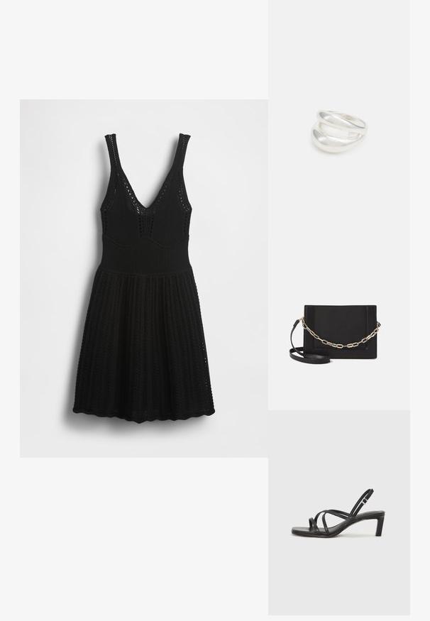 Robe noire en maille avec un décolleté en V, bretelles spaghetti, texture côtelée et jupe évasée présentant des motifs ajourés sur le corsage et l'ourlet.; Sandale noire à lanières avec un bout carré et un petit talon bloc. Elle présente plusieurs fines lanières et une sangle de cheville ajustable. Fabriquée en cuir lisse.; Sac bandoulière en cuir noir avec une texture lisse, de forme rectangulaire et un détail en chaîne métallique à l'avant. Sangle réglable incluse.; Bague en argent à double bande avec une surface lisse et polie. Présente un design fluide et courbé avec des sections qui se chevauchent pour un look moderne.