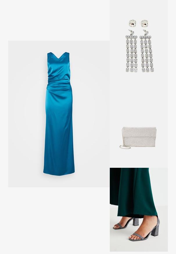 Satininė vakarinė suknelė gyvybingos turkio spalvos. Be rankovių, su V formos iškirpte, aptempta liemens srityje ir ilga sijonu, dekoruota drapiruotėmis.; Sidabriniai blizgūs blokiniai kulniukai su dviem plonomis dirželių ir kvadratuoto piršto dizainu. Pora tamsiai žalia ilgai suknelė.; Sidabrinė tinklelio rankinė su tekstūruotu, austu dizainu, turinti užlenkiamą atvartą ir nuimamą grandinėlę nešimui.; Kristaliniai auskarai su sidabro atspalvio detalėmis, su kvadratiniu auskaru ir kaskadinėmis stačiakampių bei aštuonkampių kristalų eilėmis.