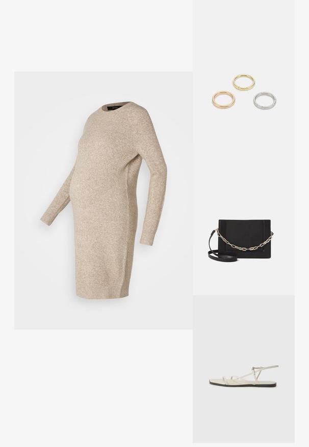 Šviesiai smėlinio spalvos megztas nėščiųjų suknelė su ilgomis rankovėmis, apvalia iškirpte ir laisvu siluetu, sukurtas taip, kad tilptų augančiai pilvui.; Bežiniai plokšti sandalai su keliais lieknais dirželiais ir reguliuojamu užsegimu. Padas plokščias, su lengvu tamsiu kontrastu krašte.; Juodas odinis per petį nešiojamas krepšys turi lygų paviršių, stačiakampio formą ir metalinę grandinėlę priekyje. Pridedama reguliuojama dirželis.; Trys metalinės žiedai: vienas rožinės aukso, vienas auksinis su tekstūruotais akcentais ir vienas sidabrinis, visi su įmintu ženklinimu vidinėje juostoje.