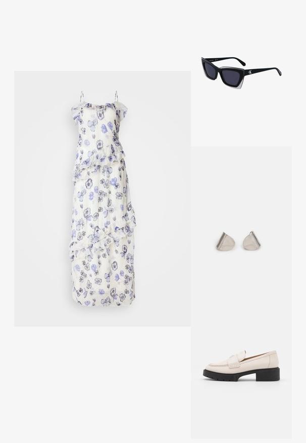 Lange, doorschijnende jurk met een bloemenpatroon in tinten blauw en grijs. Heeft ruches en delicate spaghettibandjes. Witte basis.; Lichtbeige leren loafers met een gestikte voorkant en een textuur met een zwarte plateauhak. Beschikt over een gebogen ontwerp en een lichte verhoging.; Zwarte oversized zonnebril met een geometrische vorm, voorzien van donkere glazen en een contrasterend grijs detail op het montuur. Logo op de arm.; Zilveren metalen oorbellen met een gladde, druppelvorm en een gepolijste afwerking. Subtiele gravures voegen detail toe. Minimalistisch ontwerp.