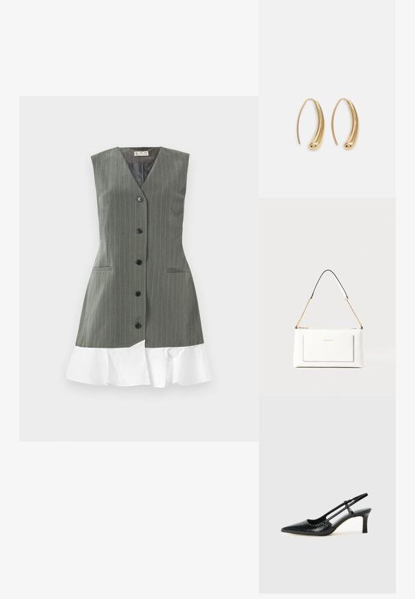 Vestido cinza risca de giz sem mangas, com botões pretos na parte da frente e barra branca com babados, em fundo plain.; Salto slingback em patente preta com bico apontado, apresentando um padrão de pele de cobra texturizado, tira ajustável e um salto bloco curto e texturizado.; Bolsa de mão branca em couro com acabamento texturizado, featuring a corrente dourada e detalhes pretos. Inclui um bolso frontal e fecho com zipper.; Brincos em metal dourado com forma de arco alongado e curvado. Apresentam uma superfície lisa e brilhante, com uma ponta arredondada para um detalhe adicional.