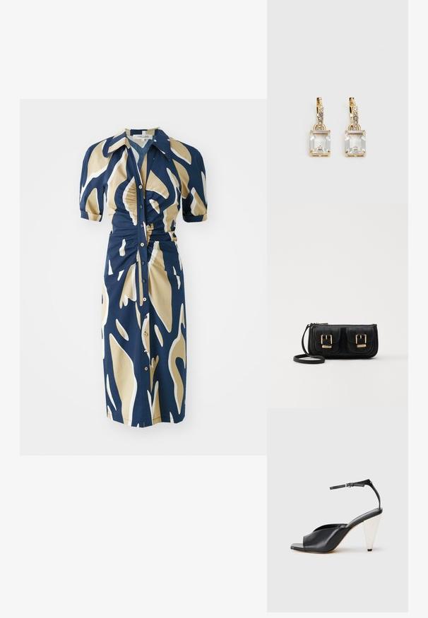 Tengeri ruha bézs és fehér absztrakt mintával, rövid puffos ujjakkal, gombos elülső résszel és redőzött részletekkel a deréknál. Simára megmunkált anyag.; Fekete bőr magassarkú szandál nyitott orral, aszimmetrikus dizájnnal, bokapánttal és fémes kúpos sarokkal. Az anyag sima textúrájú.; Fekete bőr keresztbody táska két elülső zsebbel, arany csattokkal, cipzáras záródással és vékony pánttal. Textúrált felület és kompakt téglalap alak.; Aranyszínű fülbevalók, melyek egy téglalap alakú, tiszta kristállyal díszítették, ami egy sor kis, kerek, tiszta kiegészítő alatt lóg. Letisztult, modern dizájn.
