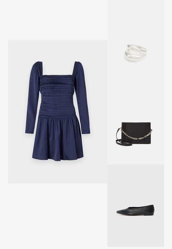 Robe bleu marine avec de longues manches bouffantes, buste froncé et jupe plissée. Tissu lisse avec un décolleté carré structuré.; Ballerines noires en cuir, à bout pointu, design minimaliste, texture lisse, talon bas, sans matériel ni embellissements visibles.; Sac bandoulière en cuir noir avec une texture lisse, de forme rectangulaire et un détail en chaîne métallique à l'avant. Sangle réglable incluse.; Bague en argent à double bande avec une surface lisse et polie. Présente un design fluide et courbé avec des sections qui se chevauchent pour un look moderne.