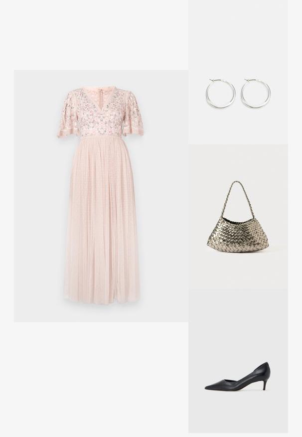 Needle & Thread ROSIE BODICE SHORT SLEEVE V NECK GOWN - Îmbrăcăminte de ocazie - pearl pink; Pantof din piele neagră, cu vârf ascuțit și toc mic. Are o textură netedă și un luciu subtil. Decupaj deschis în partea din față pentru un detaliu suplimentar.; Geantă metalică țesută, cu o formă triangulară, având o curea împletită și un interior căptușit cu catifea. Culoare: argintie. Textură: netedă și ca un material textil.; Cercei rotunzi din argint prezintă un design neted și rotunjit, cu un profil subțire și un sistem de prindere sigur. Stil minimalist cu un finisaj lucios.