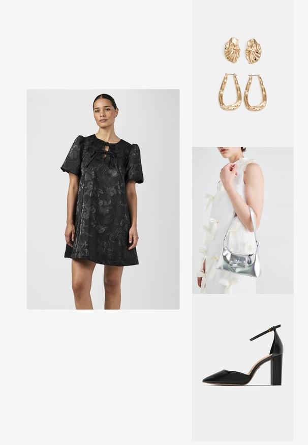 Svart kort kjole med puffermer, blomsterdesign i sølv, rund hals med sløyfedetalj, laget av glatt stoff, litt utsvingt fasong.; Sorte lærhæl med ankelrem, spidse tæer og firkantet klodshæl. Glat tekstur med et minimalistisk design.; Sølvmetallisk håndveske med en strukturert form, med en topphåndtak og sløyfedetalj foran. Glatt tekstur, reflekterende overflate.; Gullfargede øredobber med teksturerte, bølgete former. Inkluderer skulpturelle klipsstuds og åpen hoop-design med en hamret finish.