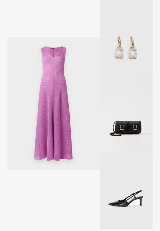 Bez piedurknēm, V-veida kakla kleita gaiši violetā krāsā ar diagonālām krokām, plūstoša silueta un gluda tekstūra.; Melna patent āda ar slīdošo papēdi un smailo purngalu, ar teksturētu čūsku drukājumu, regulējamu siksniņu un īsu teksturētu blokpapēdi.; Melnas ādas crossbody soma ar divām priekšējām kabatām, zelta sprādzēm, ar rāvējslēdzēju aizdari un šauru siksnu. Strukturēta virsma un kompakta taisnstūra forma.; Zeltītas auskaru rotas, kuru centrā ir taisnstūra formas caurspīdīgs kristāls, kas karājas zem mazu, apaļu caurspīdīgu akcentu rindas. Elegants, mūsdienīgs dizains.