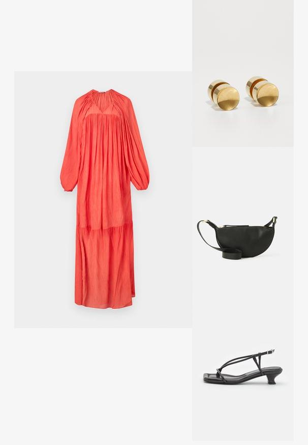 Pika, korallivärvi kleit, millel on volditud tekstuur, V-kujuline kaelus ja puhvse varrukad, lisaks kihiline äär, et anda mahtu.; Must must sandaalid, millel on õhukesed rihmad, madal plokknina ja ruudukujuline varvas. Omab kinnitust nahkel ja sile pind.; Mustmust kott poolkuu kuju, tekstuurse pinnaga, kuldne tõmblukk ja lame rihm. Kompaktne disain, mis sobib igapäevaste essementide jaoks.; Kuldmetallist kõrvarõngad, millel on lihtne ümmargune kuju, sile pind ja keskel poleeritud riba. Diameeter on umbes 1 cm.