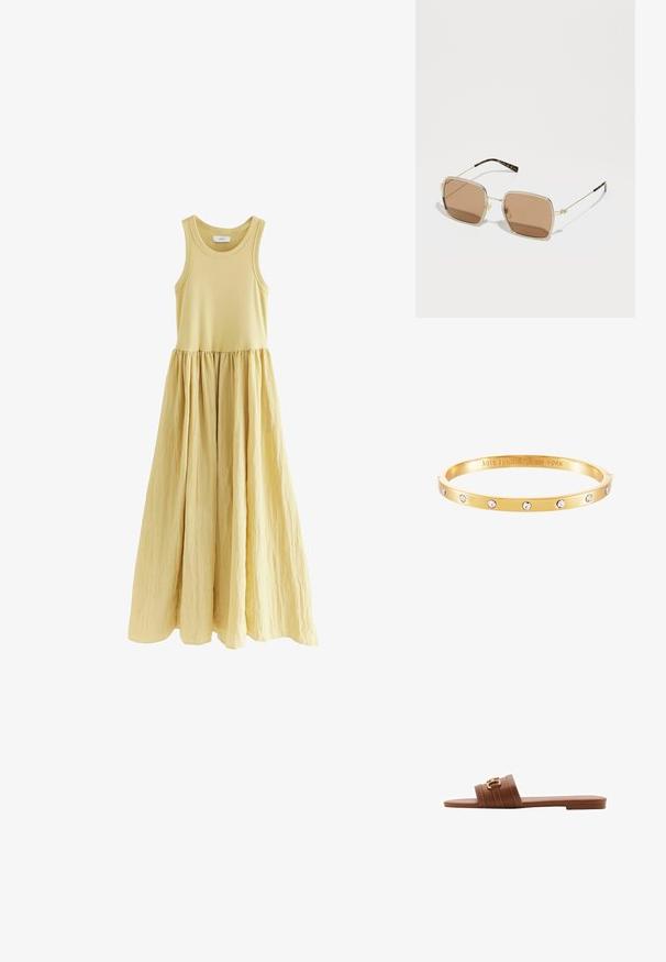 Ärmelloses Maxikleid in sanftem Gelb. Enganliegender Oberteil mit einem A-Linien, gekräuselten Rock. Glatte Stoffoberfläche mit einer definierten Taille.; Braune Leder-Sandale mit zwei breiten Riemen, dekorativen Nähten und einem Akzent in Goldfarbe. Flache Sohle.; Goldene Metallsonnenbrille mit quadratischer Form, braun getönten Gläsern und subtilen grünen und roten Akzenten am Rahmen. Dünne, elegante Bügel.; Armband aus goldfarbigem Metall mit glatter Oberfläche und sieben klaren Strasssteinen, die gleichmäßig entlang des Bandes verteilt sind. Mit eingraviertem Logo im Inneren.