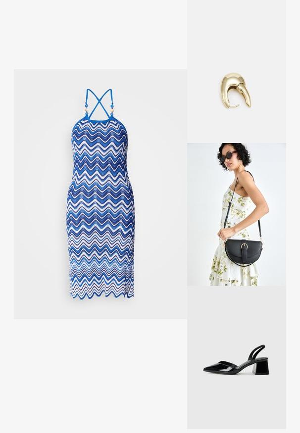Sukienka dzianinowa z wzorem w zygzak w różnych odcieniach niebieskiego i białego, z szyją na halter i krzyżującymi się ramiączkami z tyłu.; Czarne lakierowane półbuty na obcasie z wydłużonym noskiem i geometrycznym słupkiem. Charakteryzują się eleganckim, minimalistycznym designem oraz gładką fakturą.; Czarna skórzana torebka o zakrzywionym kształcie, z odpinanym paskiem i złotymi akcentami. Torebka posiada klapę z zapięciem w kształcie klamry.; Złote metalowe kolczyki o eleganckim, zakrzywionym kształcie. Posiadają charakterystyczny szpiczasty kształt, polerowaną powierzchnię oraz zapięcie na zawias.