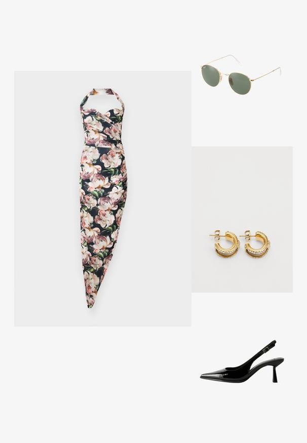 Kvetinové šaty na ramienka s priliehavým korzetom a zúženou sukňou, s čiernym pozadím a vzorom ružových pivoňiek. Zmes bavlny.; Čierne lakované kožené slingback lodičky s špicatou špičkou, vyrezávanými bokmi, nastaviteľným remienkom okolo členka a tenkým, elegantným podpätkom.; Slnečné okuliare s zlatým kovovým rámom a zelenými šošovkami, okrúhly tvar, tenké nožičky a biele plastové akcenty na koncoch ramien.; Zlaté kruhové náušnice s textúrovaným povrchom, s radom drobných čírych kryštálov pozdĺž okraja a zarážkou na náušnice.