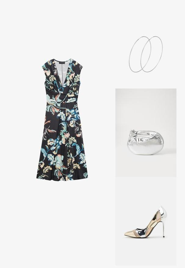 Čierne kvetinové šaty s krátkym rukávom, výstrihom do v a priliehavým pásom. Obsahujú živú kvetinovú potlač v odtieňoch teal, ružovej a bielej na matnom materiáli.; Lodičky s špičatou špičkou v striebornom, zlatom a telovom farebnom prevedení. Lesklý povrch s výrezovým dizajnom, s ihlovým opätkom.; Strieborná metalická taška s mäkkým, zaobleným tvarom a uzáverom s uzlíkom. Vyrobená z hladkej syntetickej kože.; Strieborné kruhové náušnice s minimalistickým dizajnom. Cirkulárny tvar, hladký povrch a tenký profil. Ľahké s lesklým povrchom.