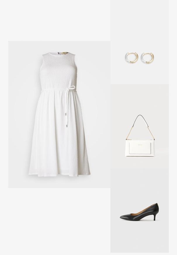 Weißes ärmelloses Kleid aus strukturiertem Stoff, mit einem glatten runden Ausschnitt und einem verstellbaren Band in der Taille mit metallischen Akzenten.; Schwarzer Lederpumps mit spitzem Zehenbereich, niedrigem Absatz und glatter Textur. Verfügt über eine leichte Öffnung an der Vorderseite und minimale Beschläge an der Rückseite.; Weißes Lederhandtasche mit strukturierter Oberfläche, ausgestattet mit einem goldenen Kettenriemen und schwarzen Akzenten. Enthält eine Fronttasche und einen Reißverschluss.; Gold- und Silberohrringe mit einem gemischten metallischen Finish, die ein geschwungenes, glattes Design und einen nahtlosen Verschluss aufweisen.