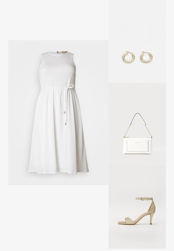 Fehér, ujjatlan ruha textúrált anyagból, sima, kerek nyakkal és állítható derékpánttal, fém díszítésekkel.; Arany csillámos magas sarkú szandál boka hevederrel, nyitott orral és négyzet alakú elülső résszel. Karcsú, elkeskenyedett sarokkal rendelkezik a magasság érdekében.; Fehér bőr kézitáska, texturált felülettel, arany lánccal és fekete részletekkel. Elülső zsebbel és cipzáros zárással rendelkezik.; Lauren Ralph Lauren BASIC SMALL HOOP - Fülbevalók - gold-coloured