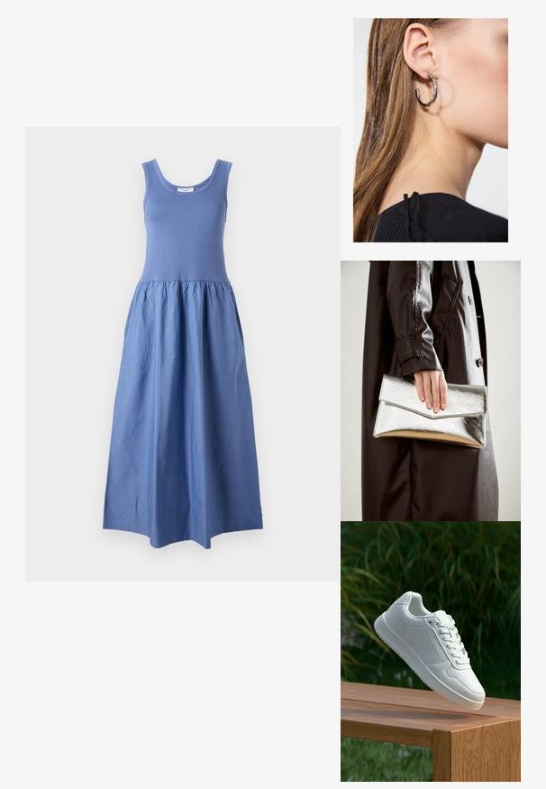 Sukienka maxi bez rękawów w jasnoniebieskim kolorze. Dopasowana góra z okrągłym dekoltem, zwiewna, marszczona spódnica z lekkiego materiału.; Biały sneaker z gładką syntetyczną cholewą, perforowanym noskiem, płaskimi sznurowadłami i teksturowaną podeszwą, wyeksponowany na drewnianej powierzchni.; Srebrna metaliczna kopertówka o kształcie kątowym, gładka w dotyku, z kontrastowym kolorem wewnątrz, trzymana w ręce noszącej czarny płaszcz.; Srebrny kolczyk w kształcie koła z polerowanym wykończeniem, z małymi złotymi akcentami, noszony na płatku ucha.