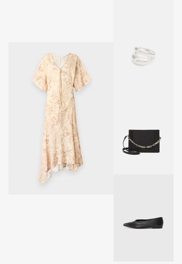 Lühikeste varrukatega, V-kaelusega kleit heledast beežist kangast, millel on abstraktne korallmuster, nööpidega esiosa ja asümmeetriline ääreline.; Musthave mustris balletkingad, terav nina, minimaliseeritud disain, sile pind, madal konts, ilma nähtava riistvara või kaunistusteta.; Mustast nahast õlakott, mis omab siledat tekstuuri, ristküliku kuju ning esiküljel metallketi detaili. Reguleeritav rihm on kaasas.; Hõbedane kahekordne rõngas sujuva, poleeritud pinnaga. Omab voolavat, kõverat disaini, millel on kattuvad sektsioonid, et saavutada kaasaegne ilme.