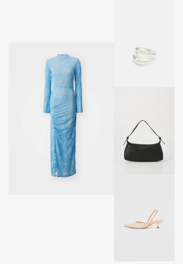 Hele sinine pitskleit pikkade varrukatega ja kõrge kaelusega. Omab kehaülendavat siluetti ja külgmist lõhet, näidates lillemustreid ja tekstuuri.; Beežist lakitud nahast slingback kontsad terava nina ja peene ruudukujulise kontsaga. Sile tekstuur ja minimalistlik disain ilma kaunistusteta.; Must mustriga õlakott sujuvate nahkliistude ja tõmblukuga. Omab tekstuurset pinda ja kaarjat kuju.; Hõbedane kahekordne rõngas sujuva, poleeritud pinnaga. Omab voolavat, kõverat disaini, millel on kattuvad sektsioonid, et saavutada kaasaegne ilme.